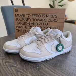 NWT Women’s Nike Dunk Low Sneakers